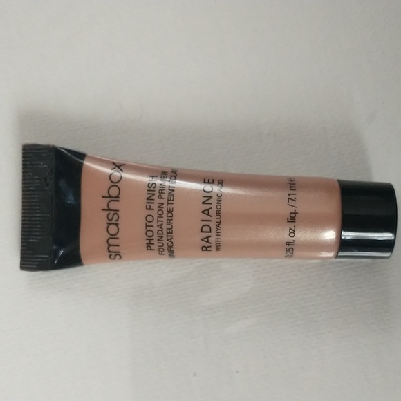 Cosmetic bundle w/Shades by Shan lipstick, Smashbox primer, pixi by Petra powder - Picture 4 of 6